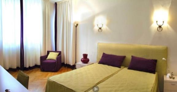 Residence Gli Angioini Srl Napoli Eksteriør billede
