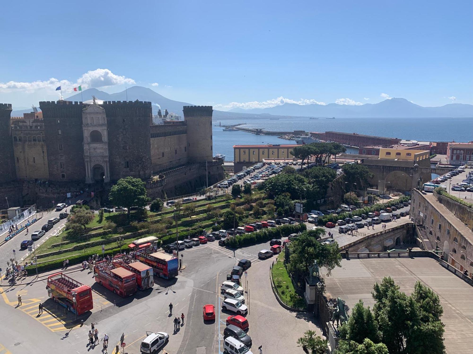Residence Gli Angioini Srl Napoli Eksteriør billede