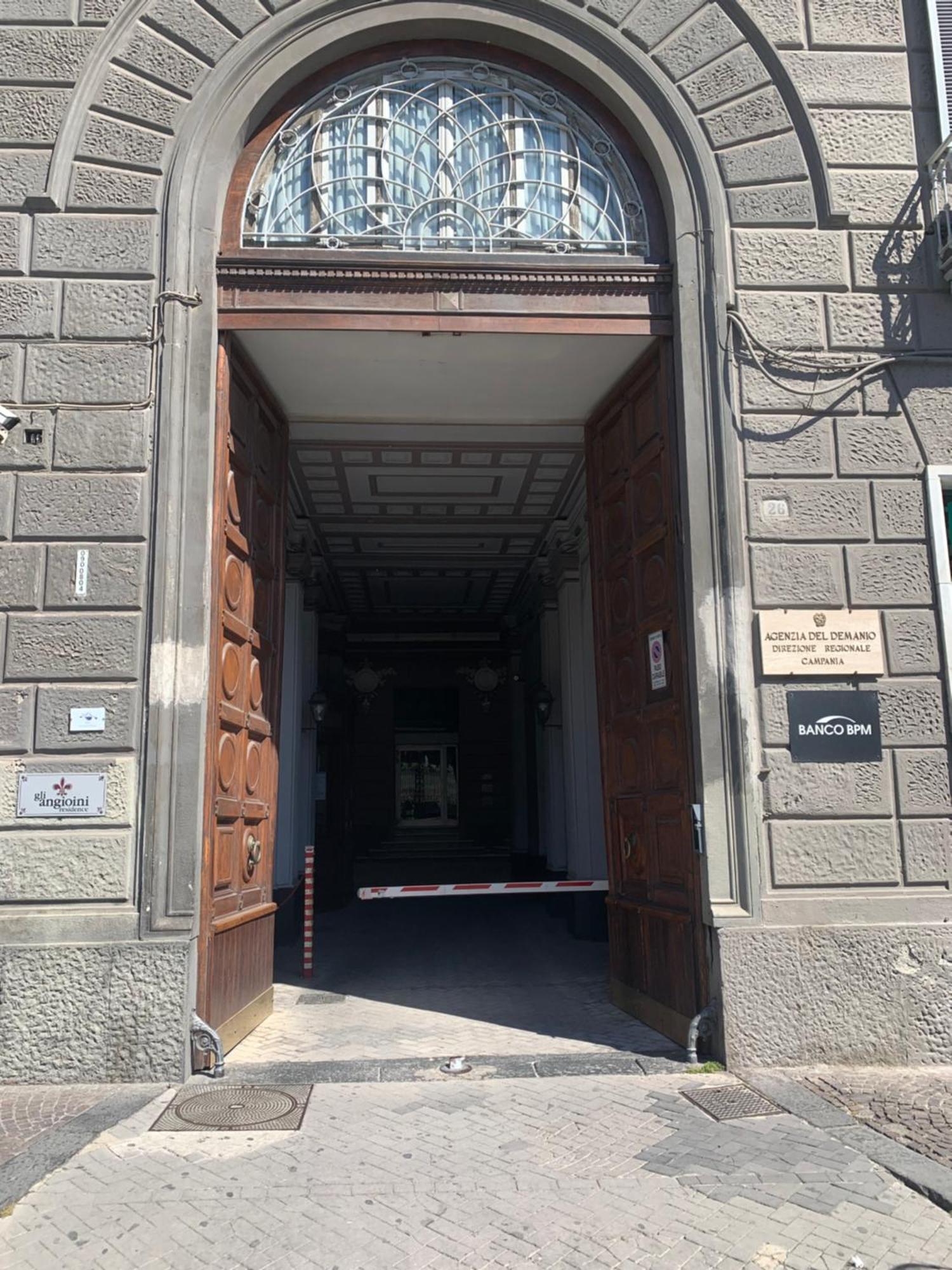Residence Gli Angioini Srl Napoli Eksteriør billede