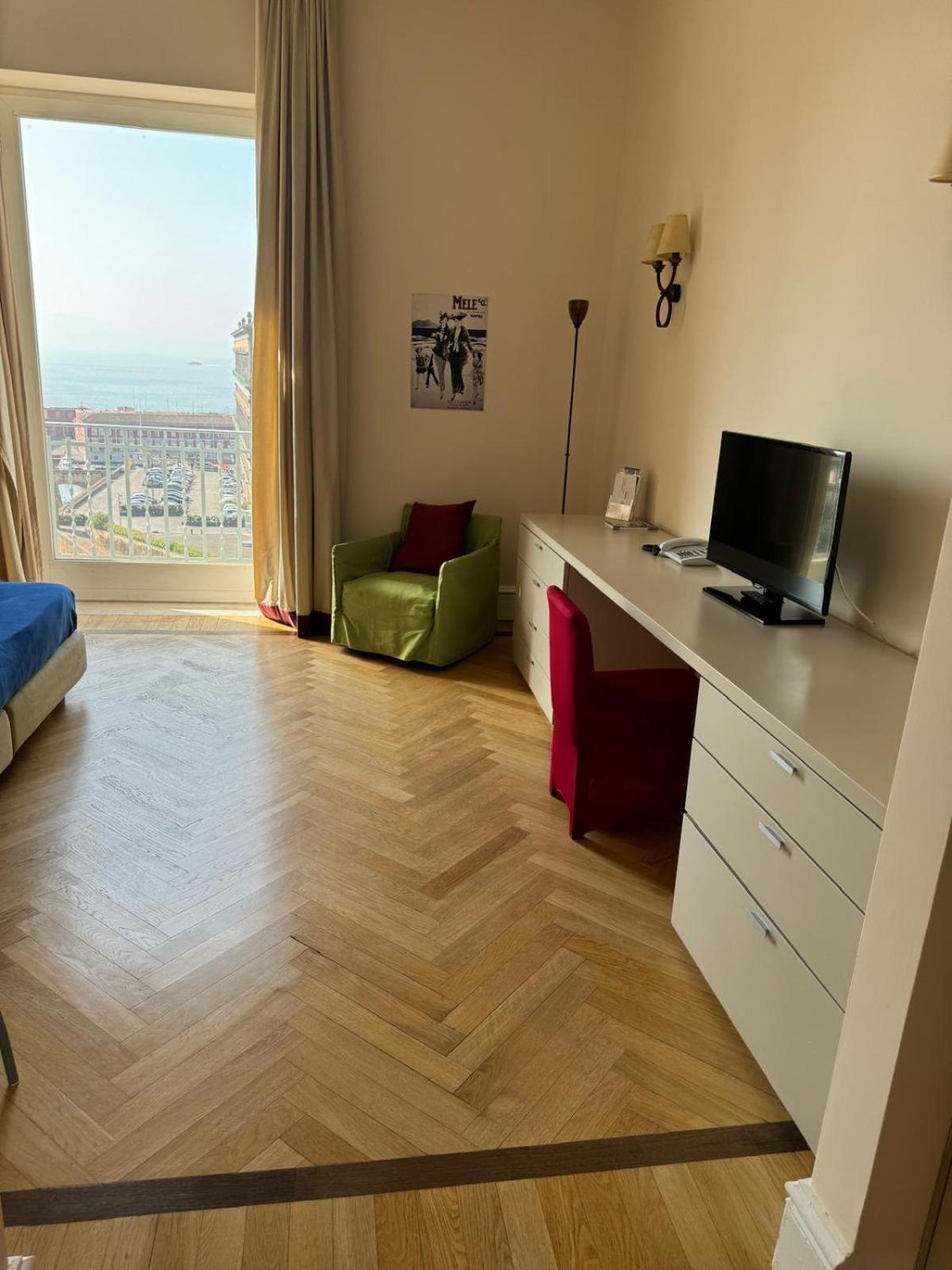 Residence Gli Angioini Srl Napoli Eksteriør billede